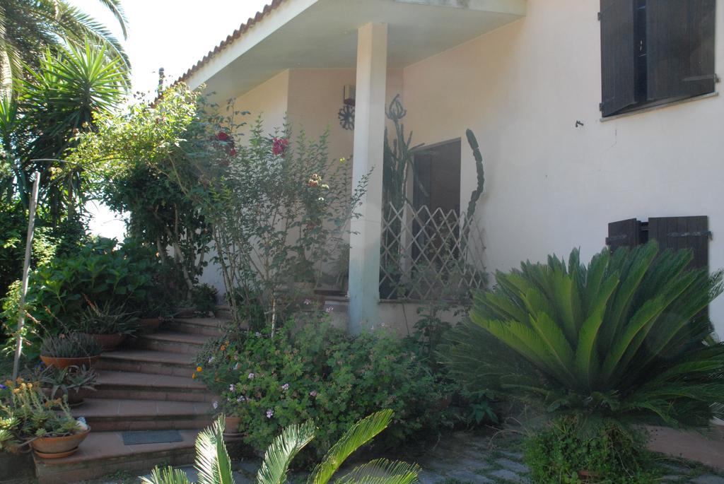 B&B Fra E Fe Arborea Exterior photo