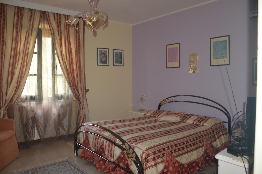 B&B Fra E Fe Arborea Room photo